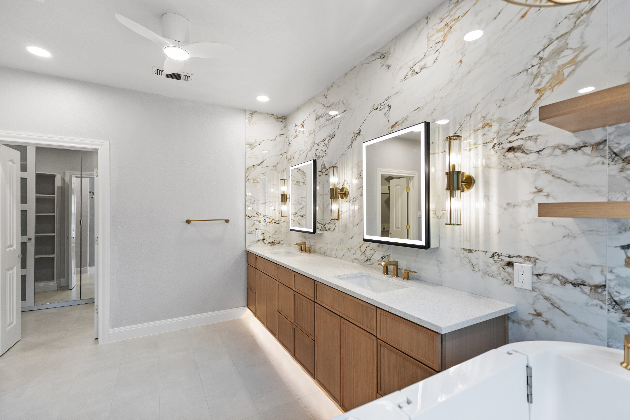 Modern bathroom remodel company in Fair Oaks Ranch Texas