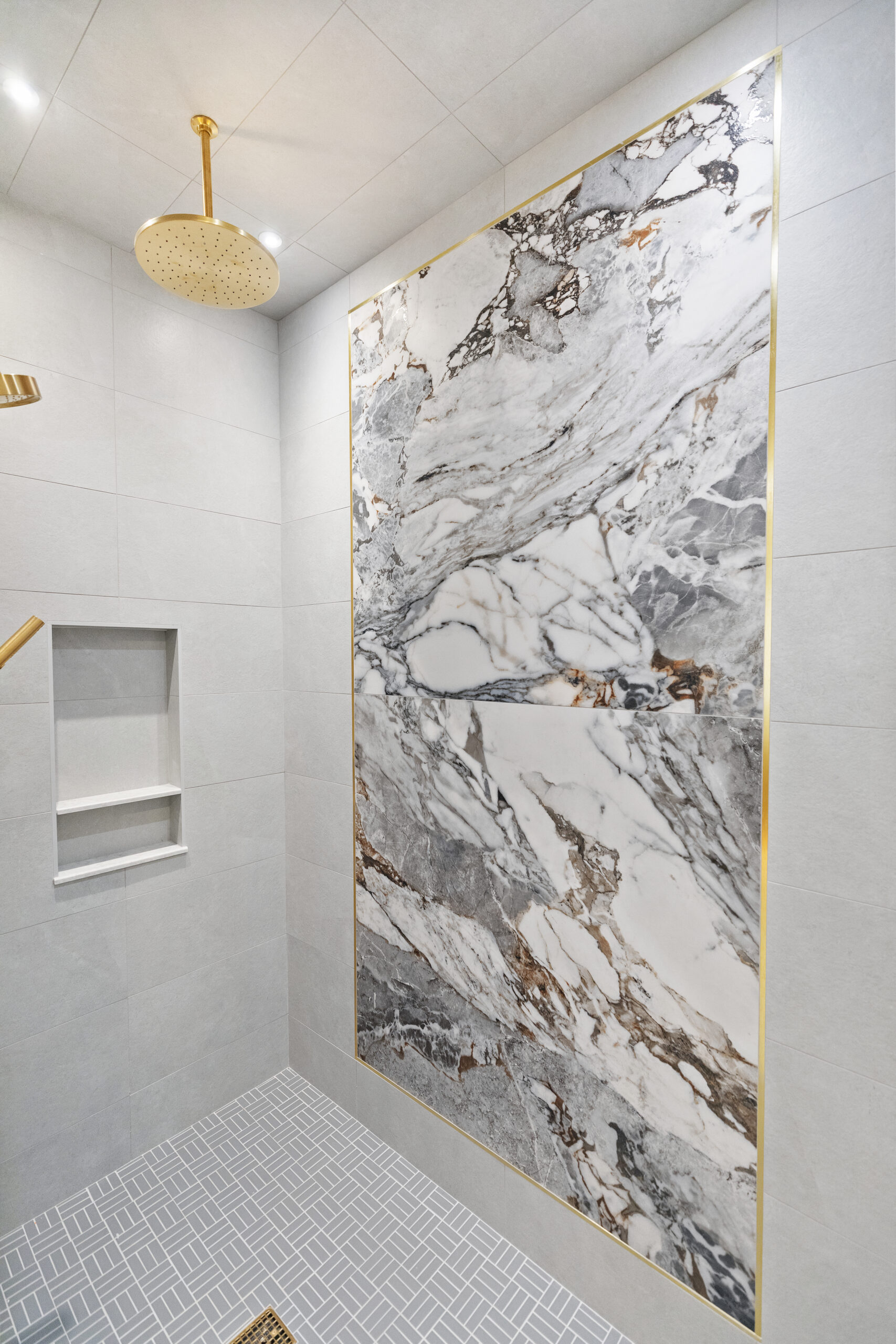 Modern bathroom remodel company in Fair Oaks Ranch Texas