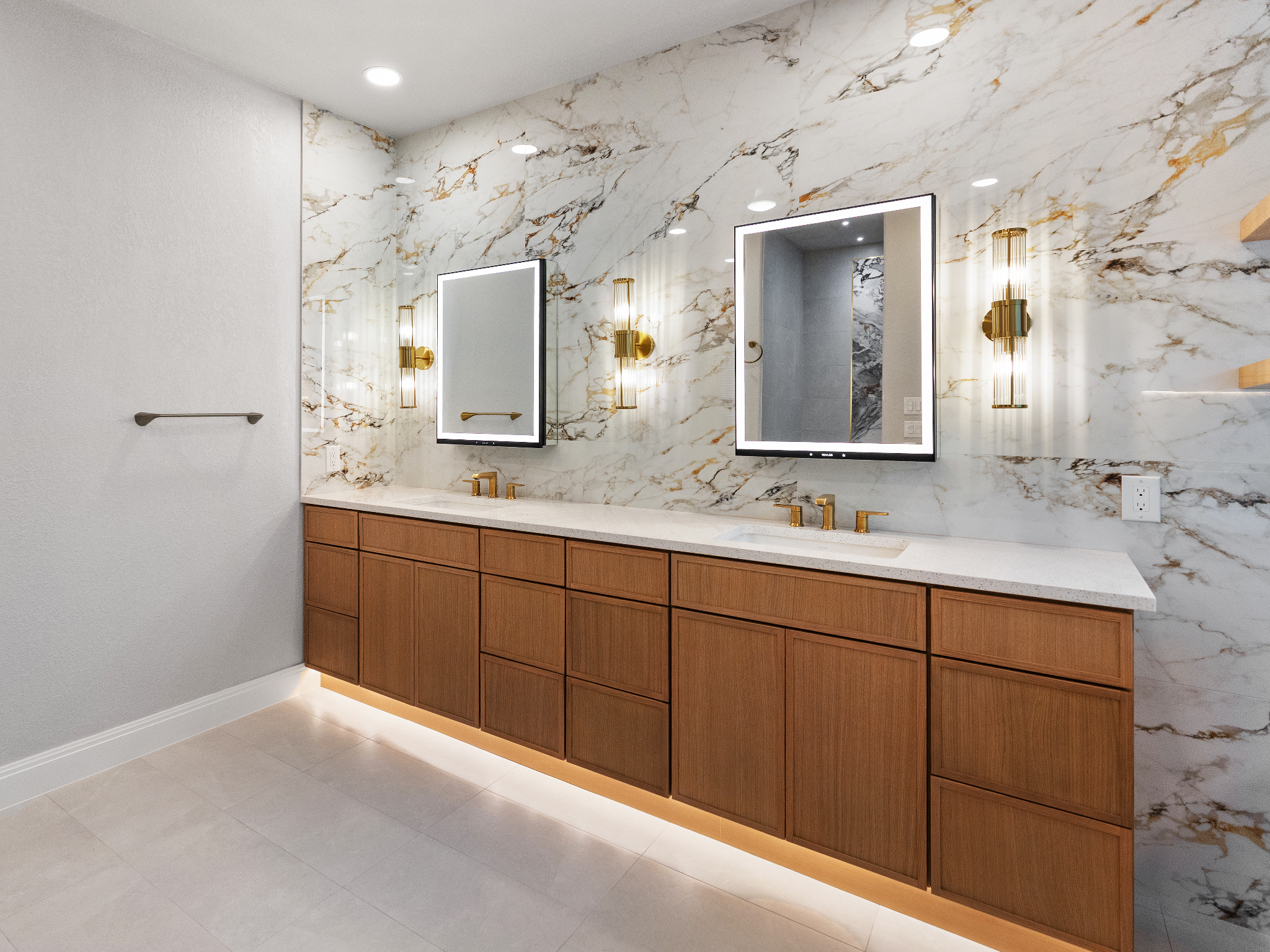 Modern bathroom remodel company in Fair Oaks Ranch Texas