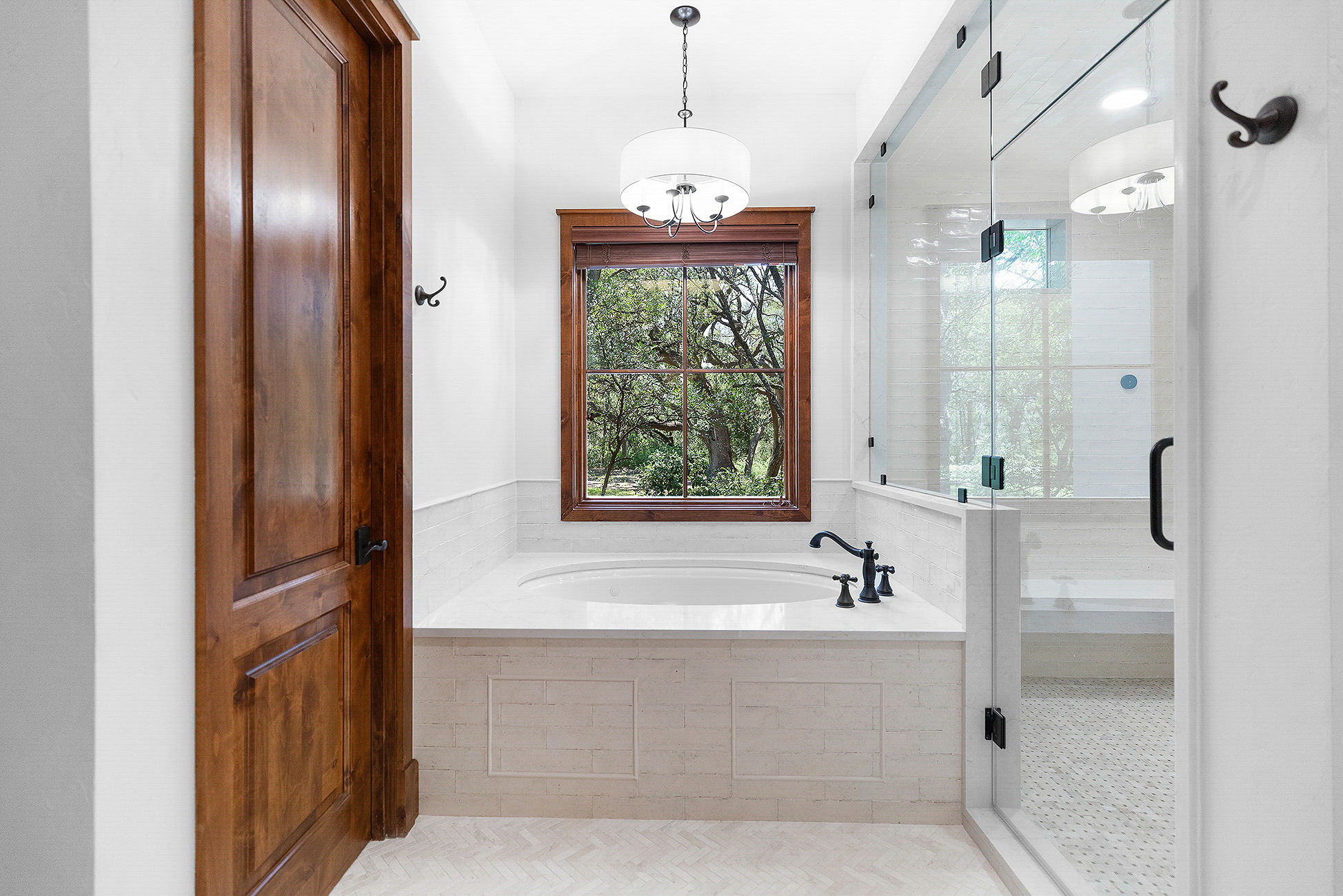 Primary bathroom in a Canyon Lake custom home by Texas Highlands